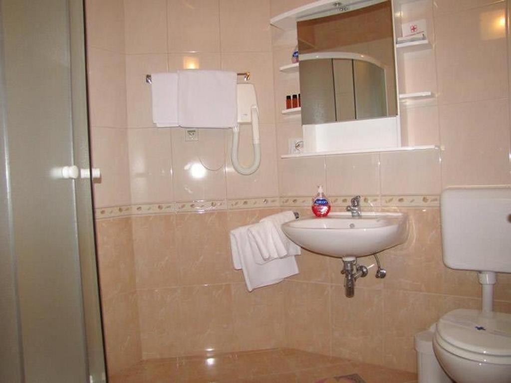Family Friendly Apartments With A Swimming Pool Nevidjane, Pasman - 18054 Neviđane Exteriör bild