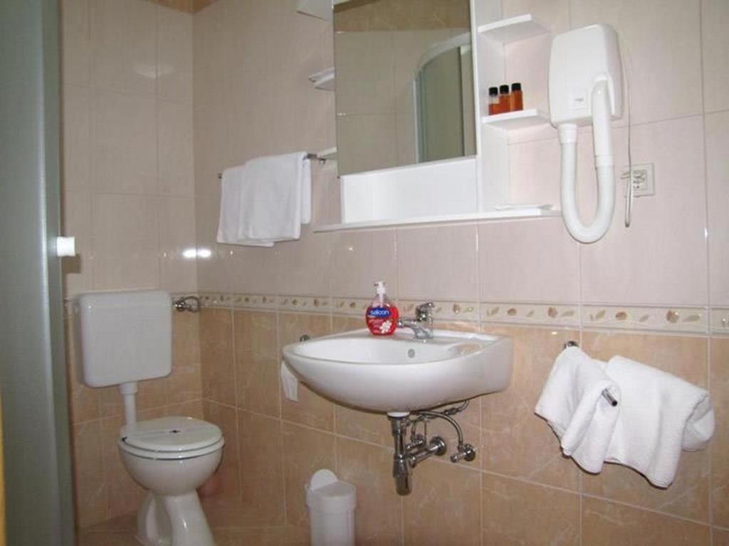 Family Friendly Apartments With A Swimming Pool Nevidjane, Pasman - 18054 Neviđane Exteriör bild